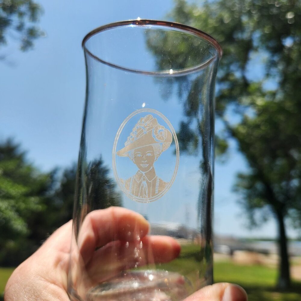 Set of 7 Vintage Avon Mrs. Albee Gold Rim Drinking Glasses EUC